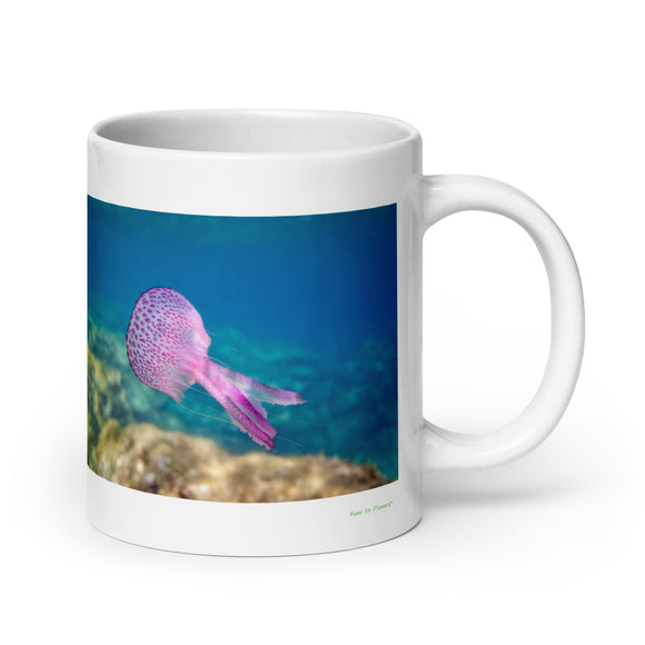 20 oz. white ceramic jellyfish mug showing a jellyfish in its natural habitat