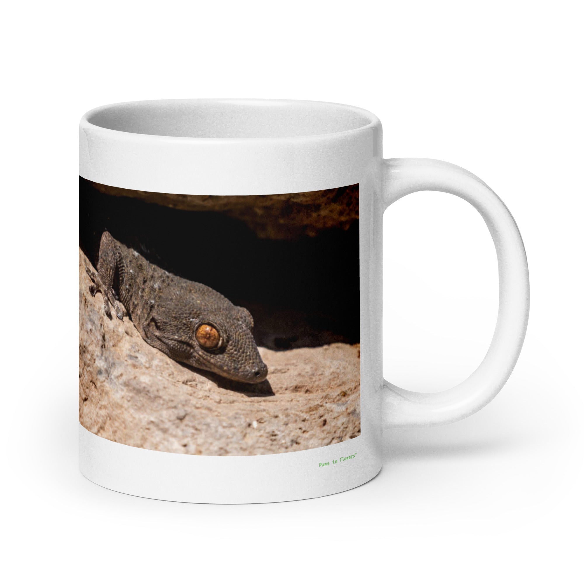 20 oz. white ceramic gecko mug showing a gecko in its natural habitat